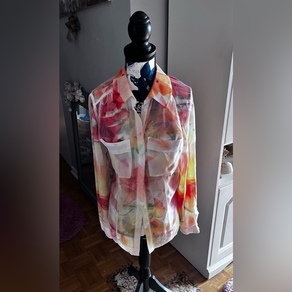 Beautiful Guess Blouse - Picture 1 of 7